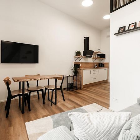 Internesto Brno Station Apartment Bagian luar foto